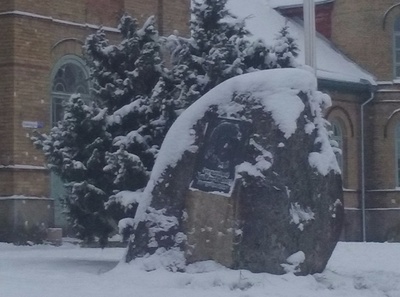 Lasila. Opening of Baer stone 1976 for the 100th anniversary of the death of K.E.von Baer. rephoto