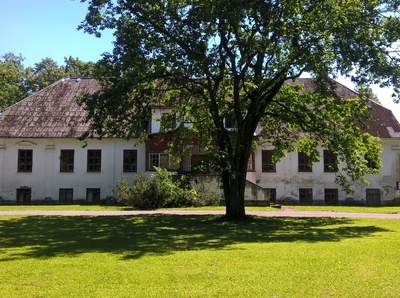 Helme mõisa hoone peasissekäik rephoto