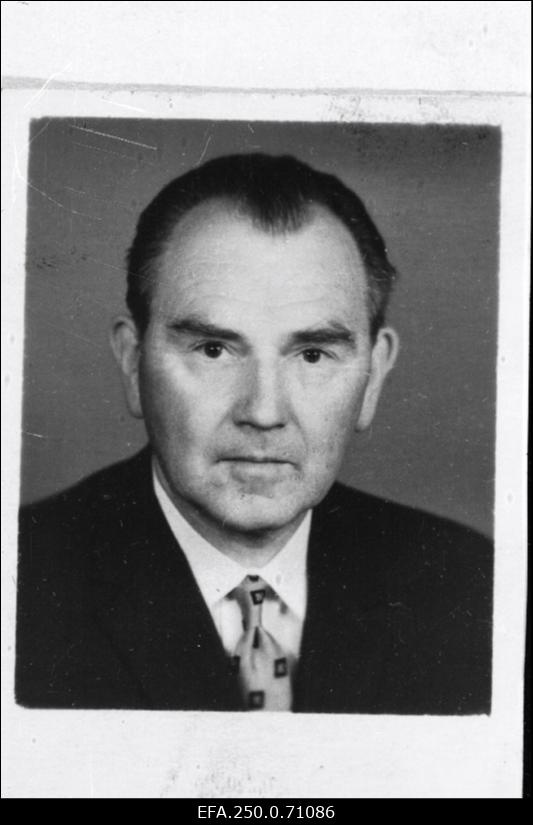 Jensen, Jaan (1904-1967] – Eesti NSV Kunstnike Liidu juhatuse esimees, Eesti NSV rahvakunstnik.