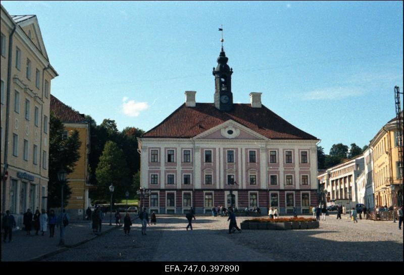 Vaade Tartu raekojale.