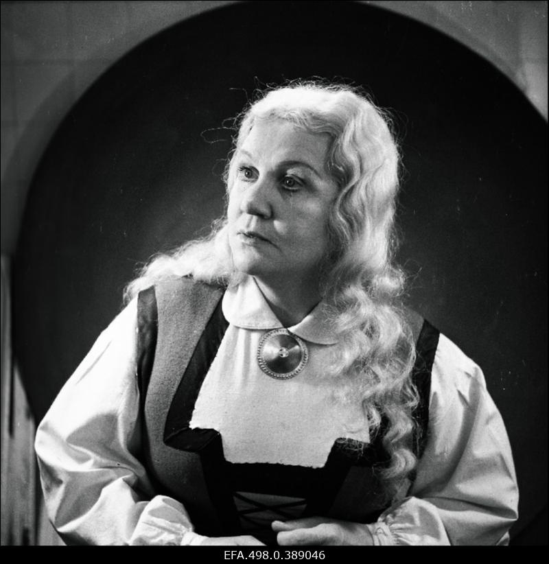 Stseen R. Wagneri ooperist "Lendav hollandlane" teatris Estonia. Senta – Olga Lund.