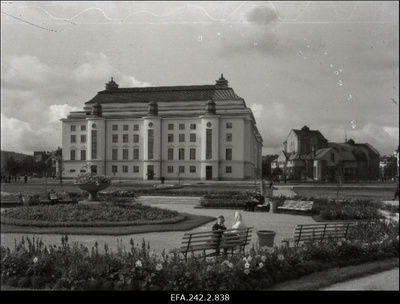 Estonia hoone kontsertsaalipoolne külgvaade.  similar photo