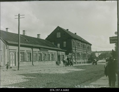 Vene tänav. Vasakul Eesti Käsitööliste Abistamise Seltsi hoone.  duplicate photo