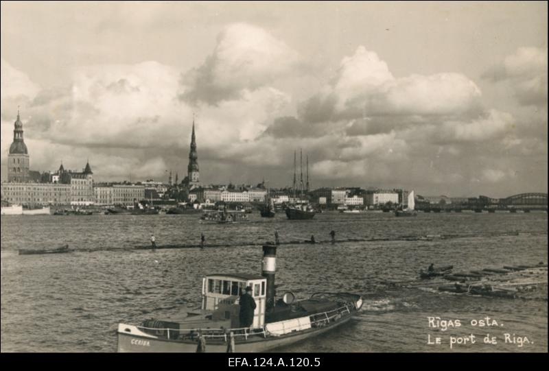 Vaade Riia sadamale üle Daugava.