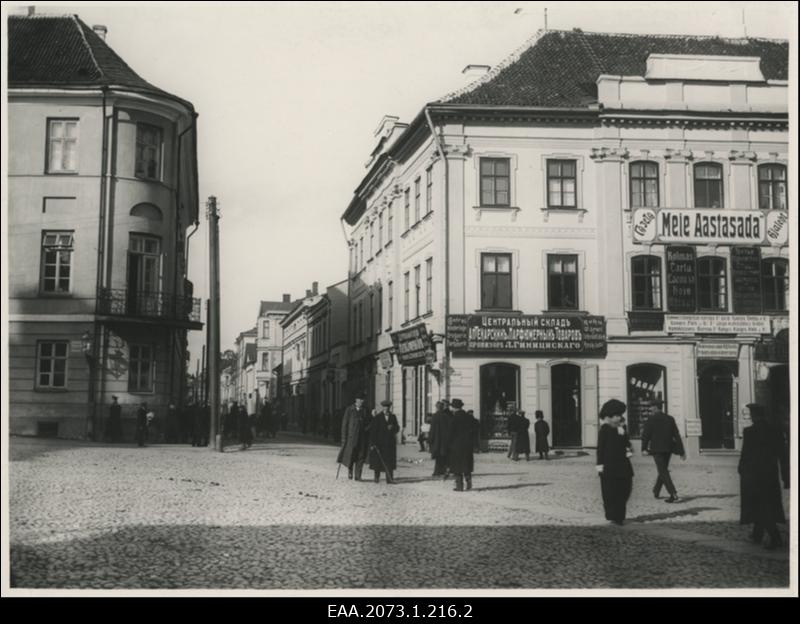 Tartu Raekoja plats (Suurturg) ja Rüütli tänav mais 1913