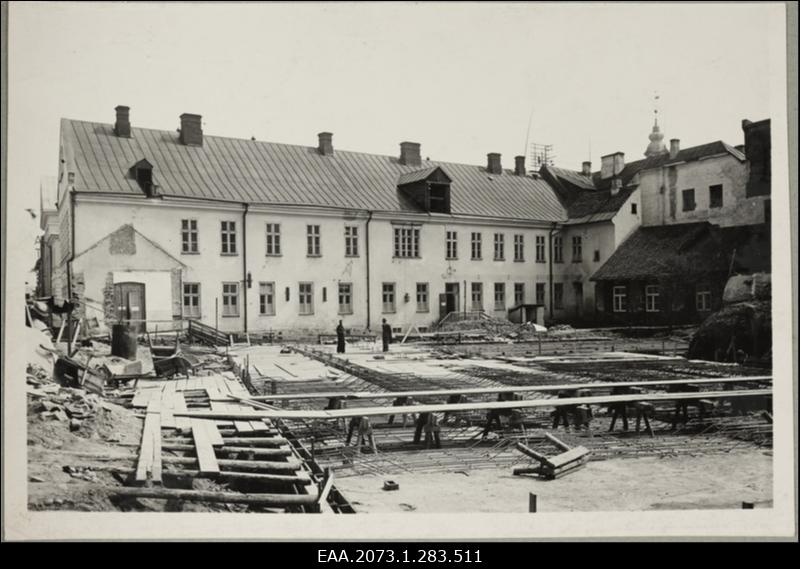 Tartu Ülikooli vana keemiahoone ehitus Gustav Adolfi tänavas (praegune Jakobi 2), betoonlae valamine