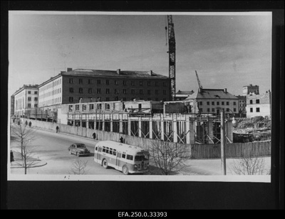 Tartus Riia tänaval ehitatavad elamud.  similar photo