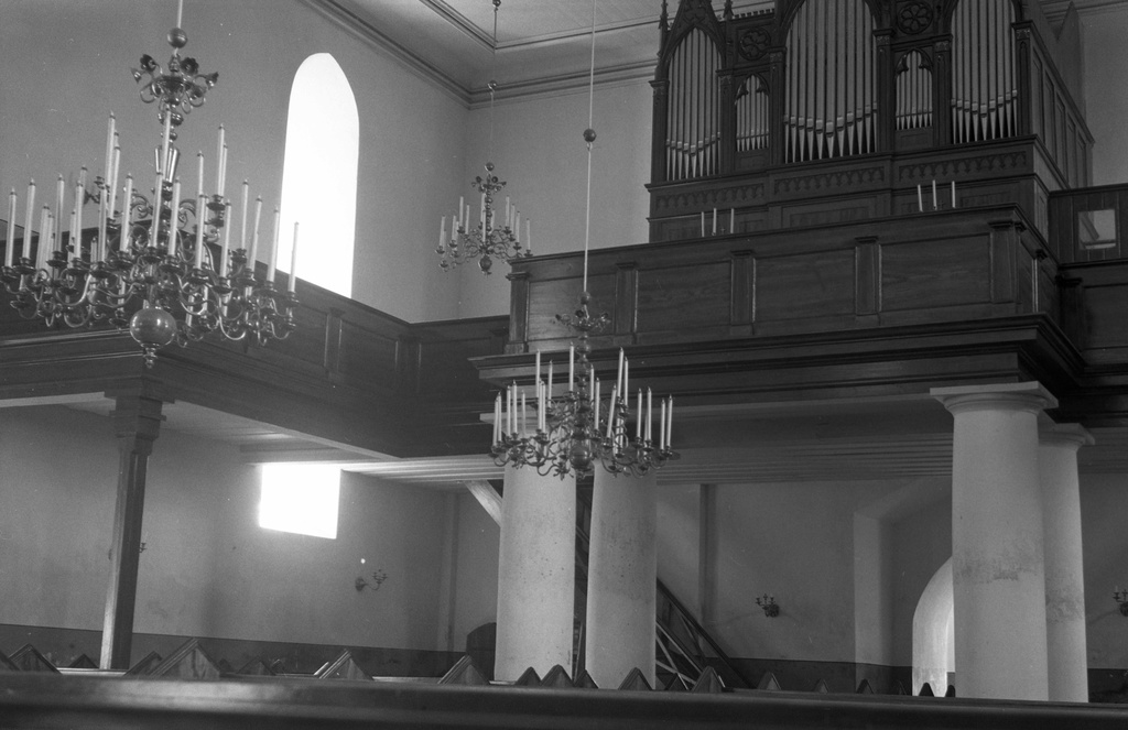 In the longest building of the Mary Church, the view of the SW towards the Orelõdu