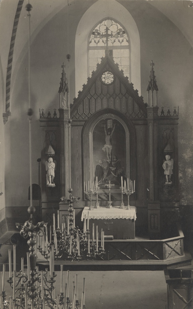 [demonstrate the church altar]