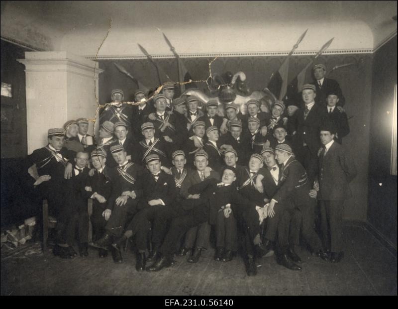Eesti Üliõpilaste Seltsi värvide kinnitamise koosviibimisest osavõtjad 29. märtsil 1924. aastal.
