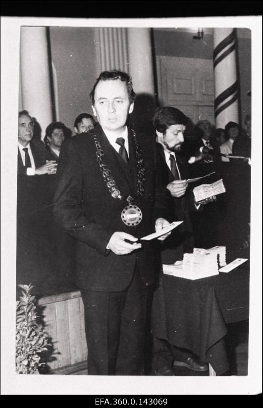 Tartu Ülikooli rektor Jüri Kärner kõneleb esimesel õppepäeval TÜ aulas.