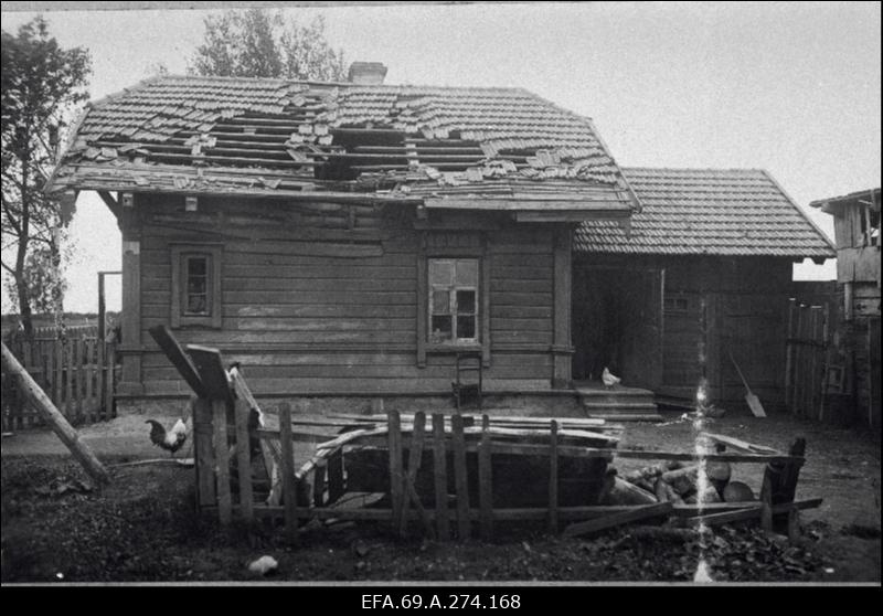 Soomusrong nr. 1 Kapten Irv ja meeskond. Lahingud Lehtse, Tapa, Jäneda, Tartu, Pritsu ja Puka all. Vangivõetud venelased Tapal. Valga ja Petseri vallutamine. Lahingud Irboska all. Pealetung Pihkvale. Dessant Riia peale. Riia peale pommitamist.