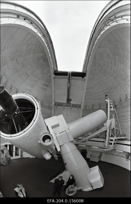 Eesti NSV TA Astrofüüsika ja Atmosfäärifüüsika Instituudi Tõravere observatooriumi teleskoop.