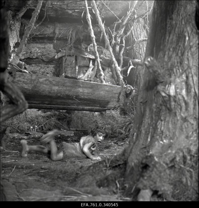 Stuudio "Tallinnfilm" muusikaline lastefilm "Nukitsamees".
Filmistseenis Nukitsamehe rollis Egert Soll.