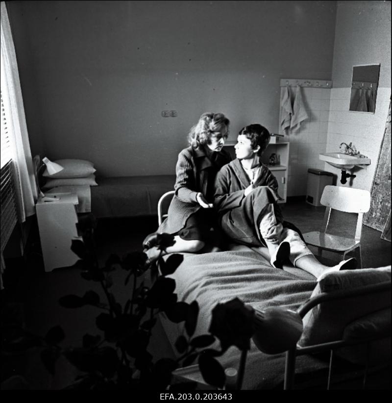 yalangoch yoshdagi qizlar yalangoch