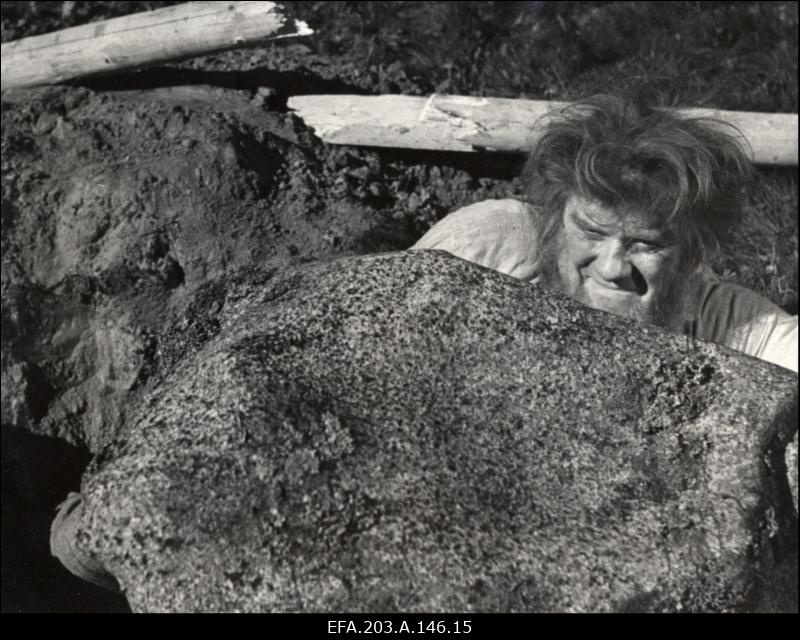 Näitleja Elmar Salulaht Jürka osas filmistuudio Tallinnfilm mängufilmi Põrgupõhja uus Vanapagan võtetel.