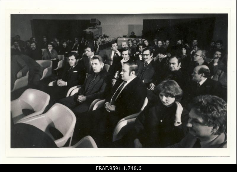 EÜE-83. EÜE 20. aastapäeva pidulik lõpetamine Vanemuise teatris Tartus I