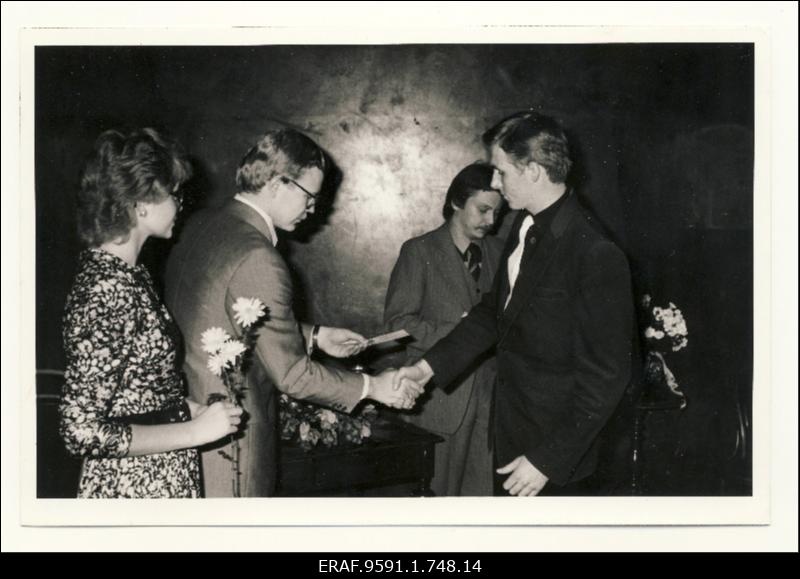 EÜE-83. EÜE 20. aastapäeva pidulik lõpetamine Vanemuise teatris Tartus I