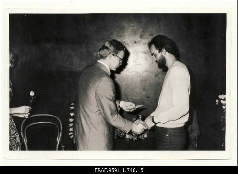 EÜE-83. EÜE 20. aastapäeva pidulik lõpetamine Vanemuise teatris Tartus I