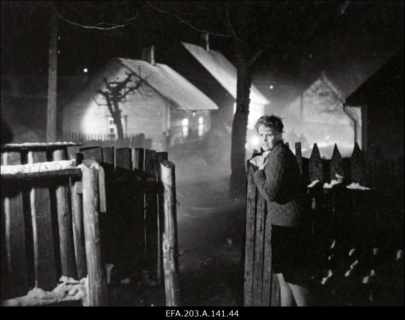 Näitleja V. Härm filmistuudio Tallinnfilm mängufilmi Õhtust hommikuni võtetel.