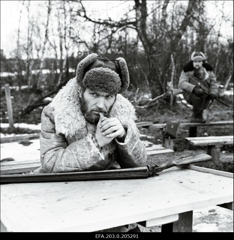 Tallinnfilmi mängufilm "Karikakramäng: Salakütt". Vambola osas Mikk Mikiver.