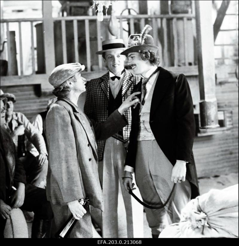 Kaader Tallinnfilmi mängufilmist "Suvi". Lible osas Kaljo Kiisk, Jorh Adniel Kiire osas Margus Lepa, Joosep Tootsi osas Aare Laanemets