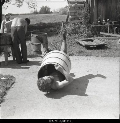 Stuudio "Tallinnfilm" muusikaline lastefilm "Nukitsamees". Filmivõtete vaheajal.  similar photo