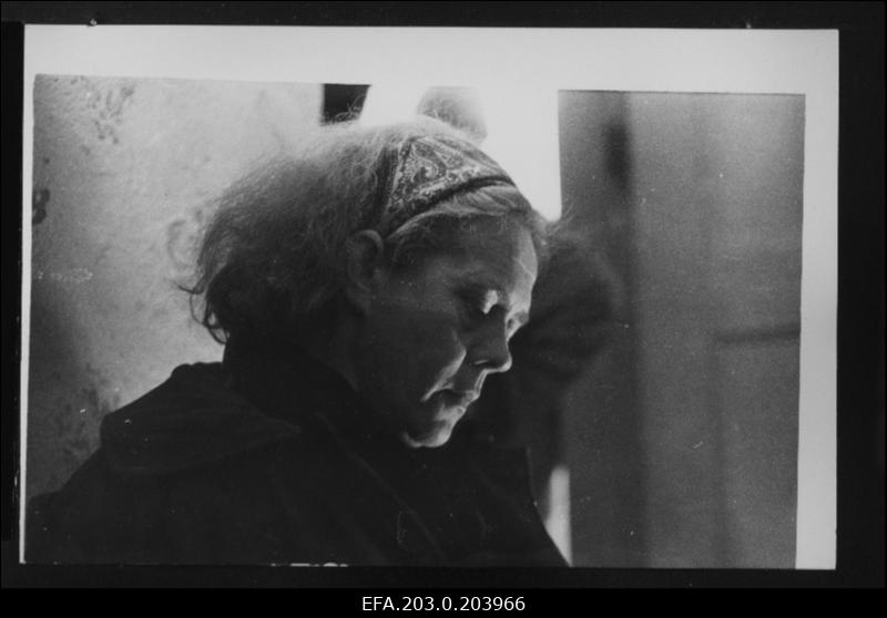 Tallinnfilmi mängufilm "Ainus pühapäev". Mari Lill ema rollis.