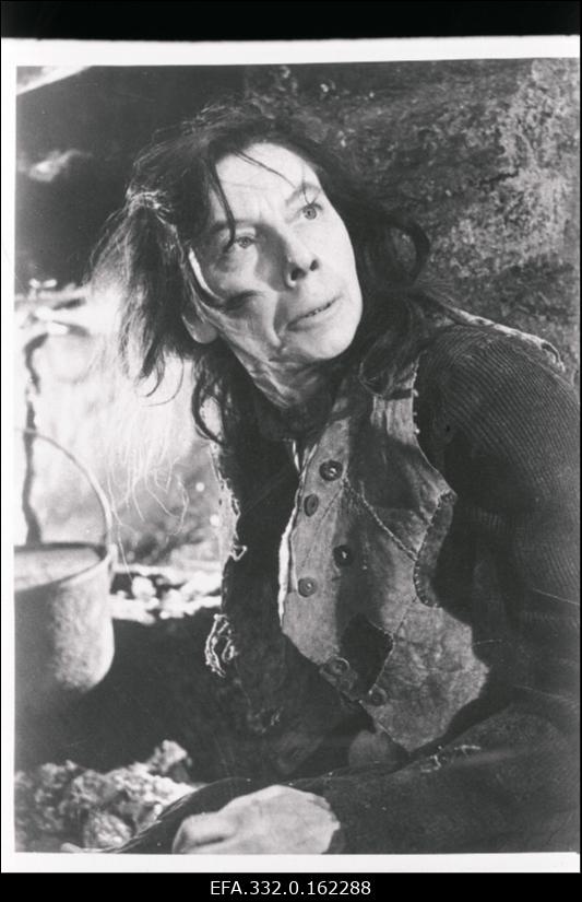 Kaader “Tallinnfilmi” mängufilmist “Põrgupõhja uus Vanapagan”. Lisete - Leida Rammo.