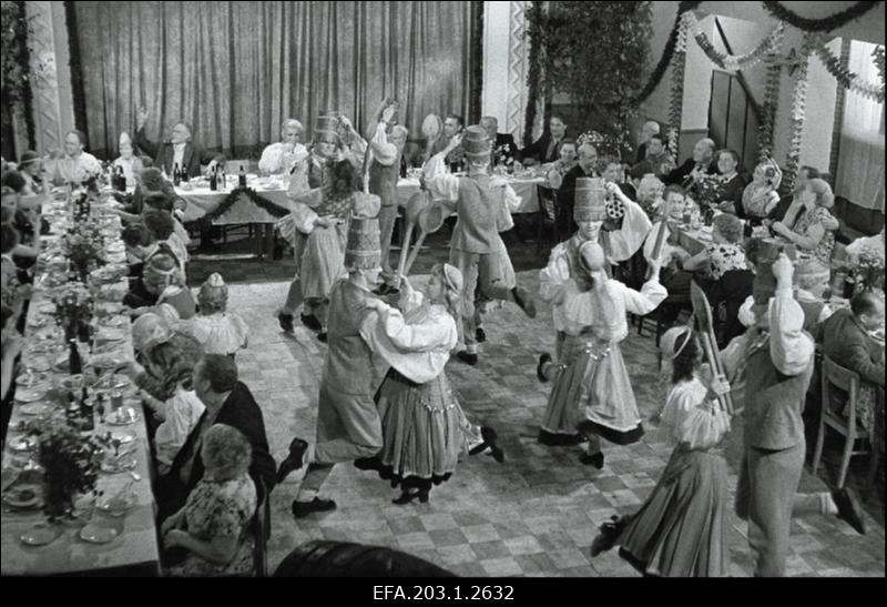 Kaader filmistuudio Tallinnfilm mängufilmist Veealused karid.