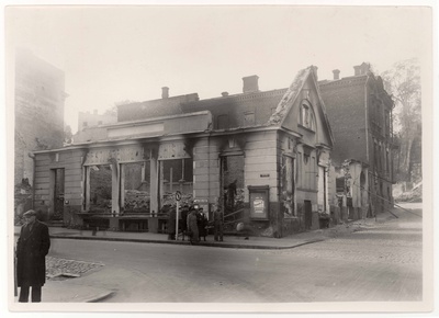 Promenade tn 33, Promenade and Commerce tn corner at the Barclay square (degraded) after war breaks  duplicate photo