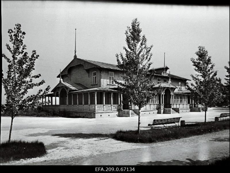 Vaade Haapsalu kuursaalile.
