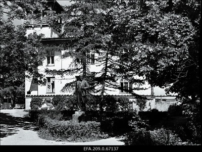 Vaade Haapsalu mudaravilale.  similar photo