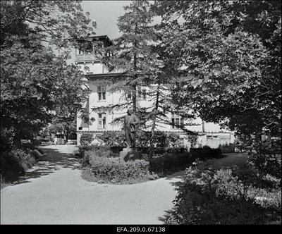 Vaade Haapsalu mudaravilale.  similar photo