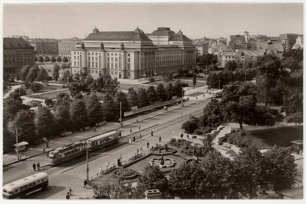 The view of the Estonian theatre's back façade from the northeast. View of the Pärnu Road