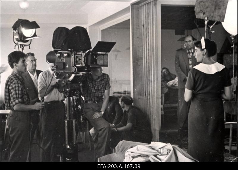 Filmistuudio Tallinnfilm mängufilmi Juhuslik kohtumine võtete ajal.