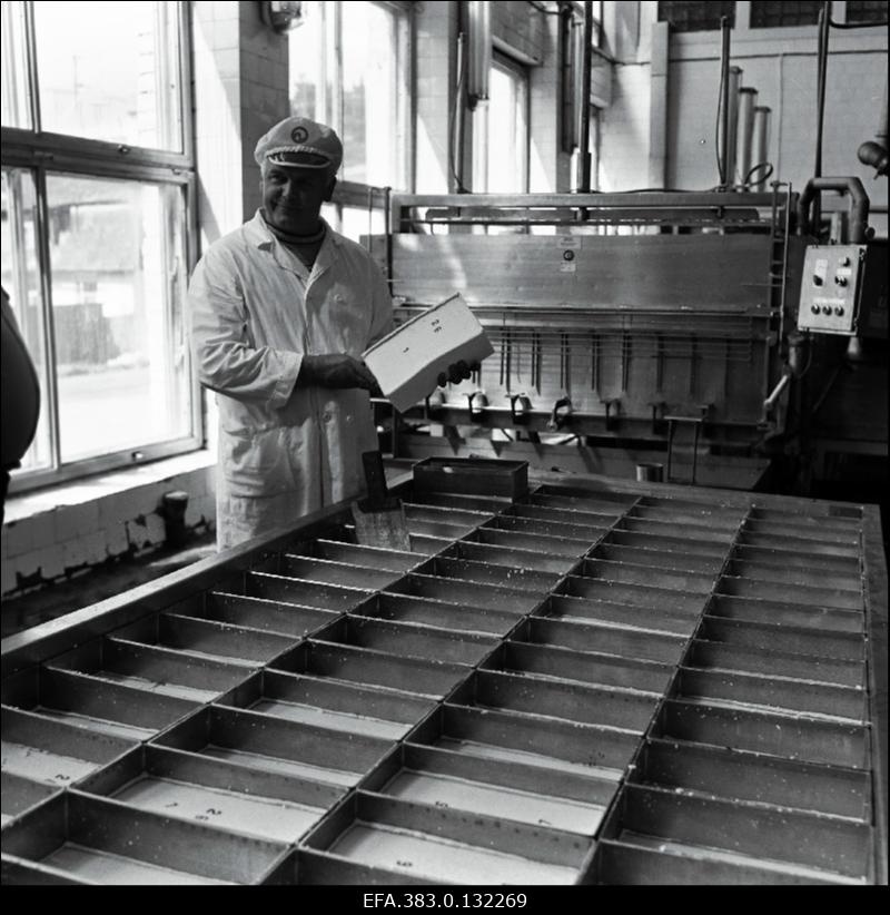 Rakvere Piimatoodete Kombinaadi Väike-Maarja juustutsehhi juhataja Lembit Solba.