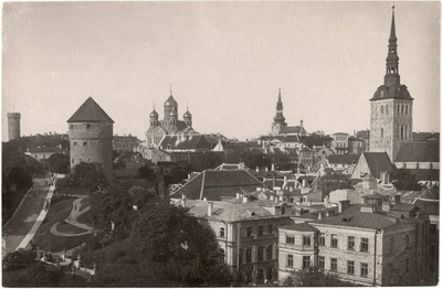 Toompea and Old Town from SO from the tower of the Jaan Church. At the forefront of the Harju Mount, Kiek in de Kök. In the back of Long Hermann, Nevski Cathedral and Toomkirik  duplicate photo