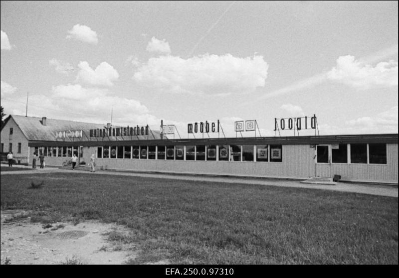 Vaade ETKVL-i Viljandi Rajooni Tarbijate Kooperatiivi uuele müügipaviljonile Võhmas.