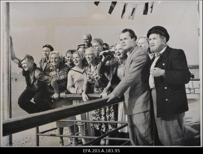 Kaader filmistuudio Tallinnfilm mängufilmist Jahid merel.