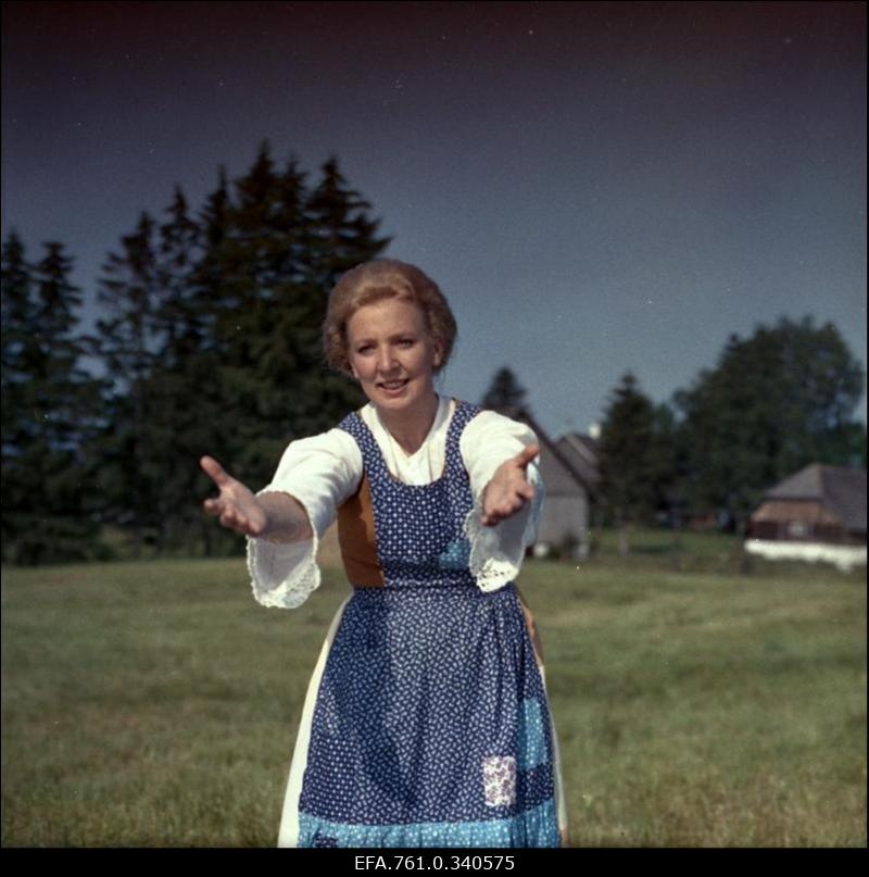 Stuudio "Tallinnfilm" muusikaline lastefilm "Nukitsamees". Ema osas Ines Aru.