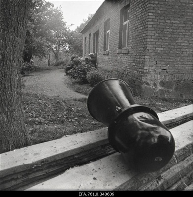 Stuudio "Tallinnfilm" muusikaline lastefilm "Nukitsamees". Võttegrupp einestamas.  similar photo