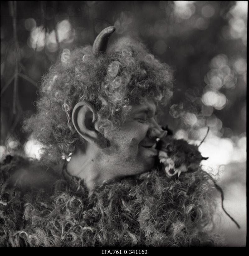 Stuudio "Tallinnfilm" muusikaline lastefilm "Nukitsamees" filmivõtted. Mõhk - Tõnu Kark.