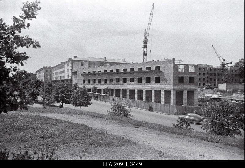 Vaade ehitusplatsile Riia tänaval.