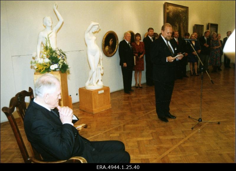 Ernst Jaaksoni 90-nda sünnipäeva pidulik tähistamine Eesti Kunstimuuseumis Toompeal.