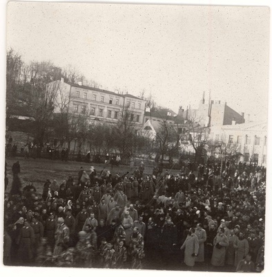 Procession on Barclay square in front of the Kauba Hove (degraded) on Küüni Street.  similar photo