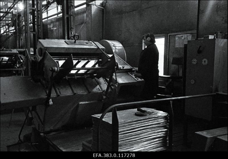 Tootmiskoondise "Vasar" plekktoodete Tapa tsehhi purgikaanteliin.