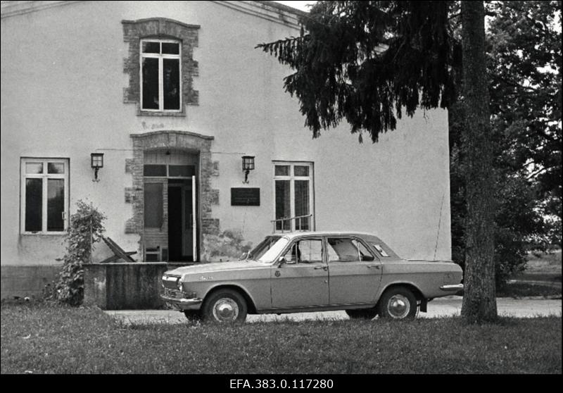 Rakvere rajooni Vinni näidissovhoostehnikumi vanurite pansionaadi hoone välisvaade Voorel.