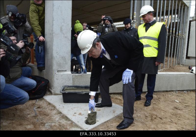 Rahvusarhiivi peahoonele (Noora) nurgakivi panek. President Toomas Hendrik Ilves.