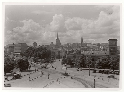 View of Old Town O from over the Russian market (current Viru square). On the right Pritsumaja. 1930s  duplicate photo